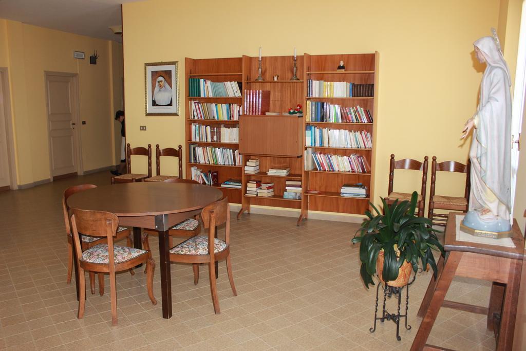 Centro Di Spiritualita Maria Candida Armeno Eksteriør billede